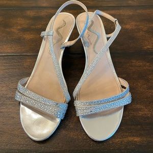Nina’s, silver, Size 7.5
